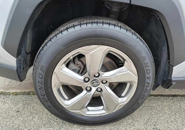 Toyota RAV4 cena 128900 przebieg: 98628, rok produkcji 2019 z Warszawa małe 529
